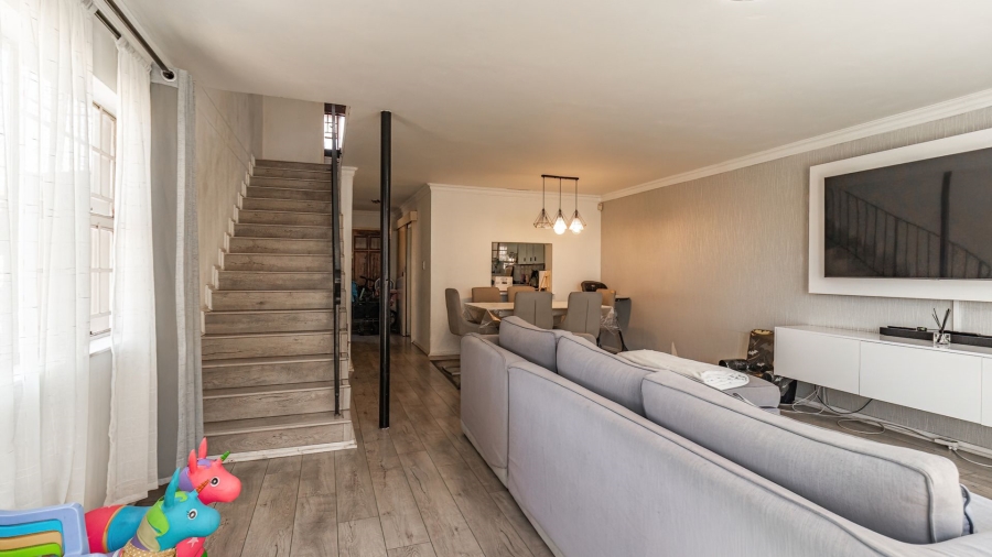 3 Bedroom Property for Sale in Roseacre Gauteng