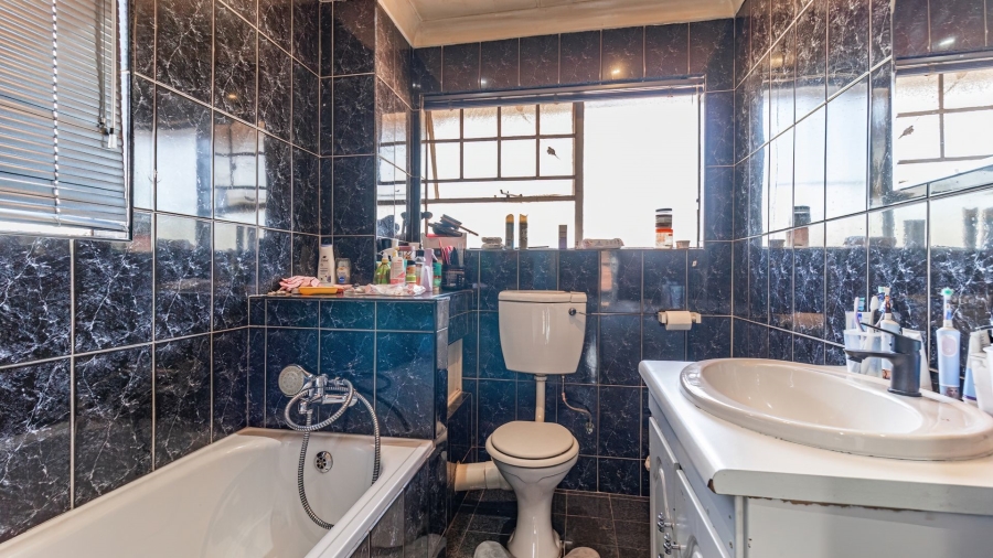 3 Bedroom Property for Sale in Roseacre Gauteng