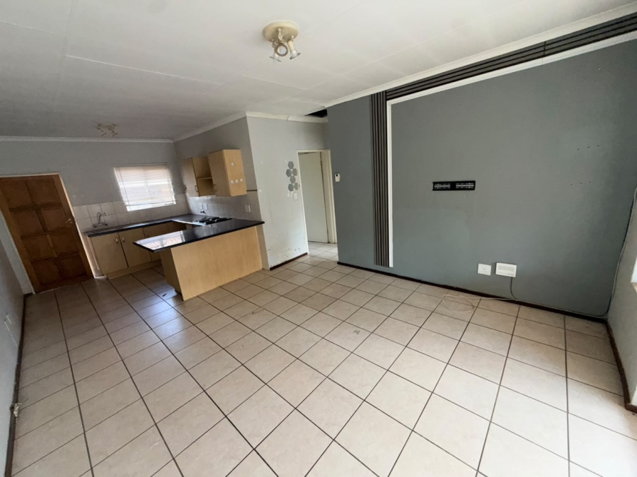 To Let 2 Bedroom Property for Rent in Wilgeheuwel Gauteng