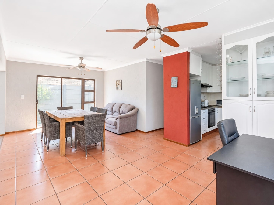 2 Bedroom Property for Sale in Allens Nek Gauteng
