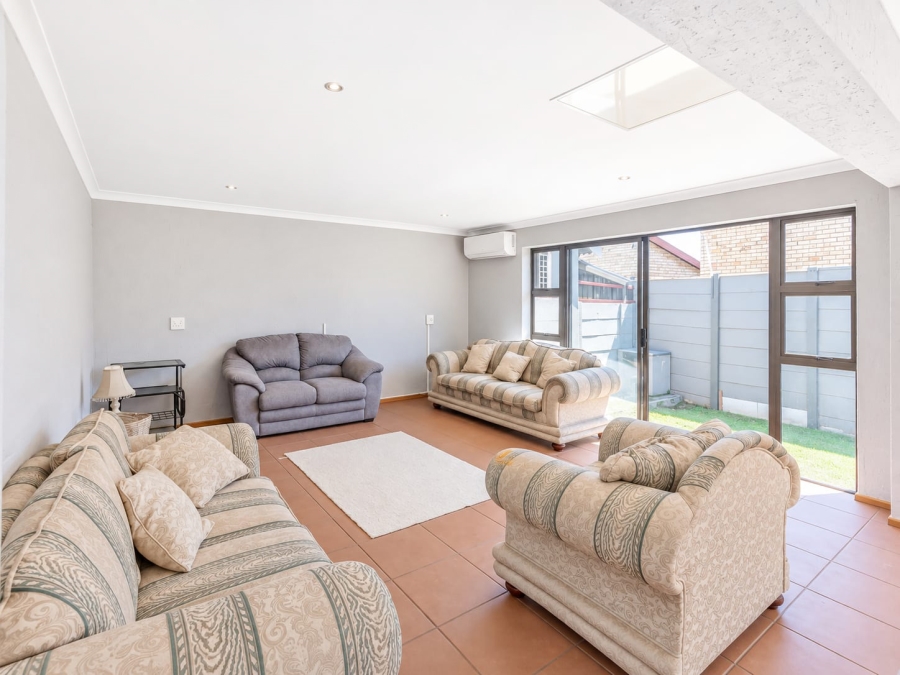 2 Bedroom Property for Sale in Allens Nek Gauteng