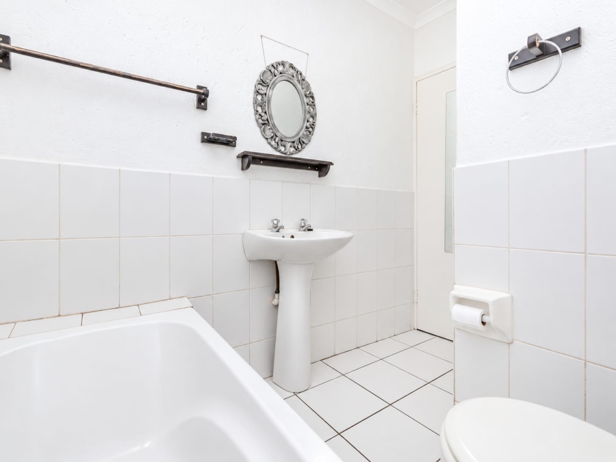 2 Bedroom Property for Sale in Allens Nek Gauteng