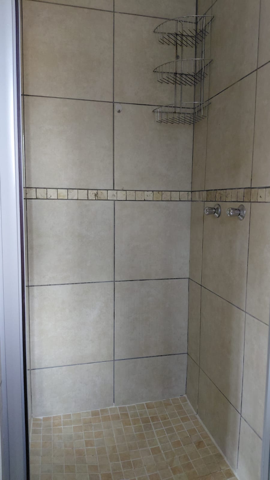 To Let 2 Bedroom Property for Rent in Greenhills Gauteng