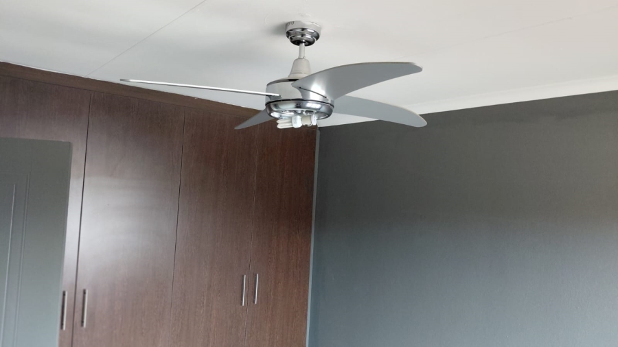To Let 2 Bedroom Property for Rent in Greenhills Gauteng