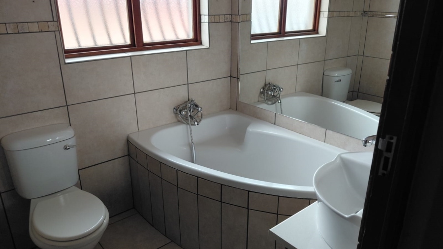 To Let 2 Bedroom Property for Rent in Greenhills Gauteng