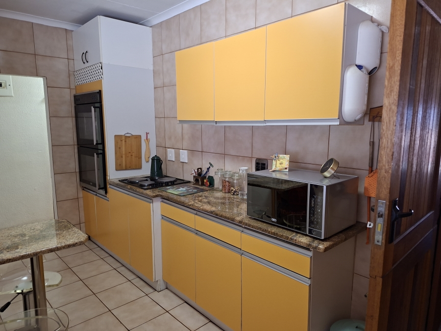 5 Bedroom Property for Sale in Wilro Park Gauteng