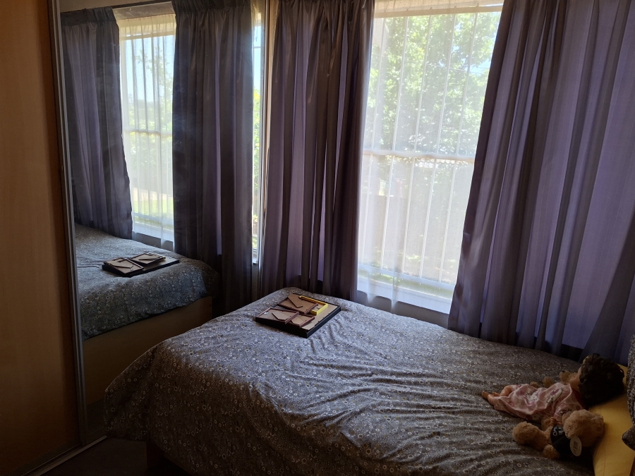5 Bedroom Property for Sale in Wilro Park Gauteng