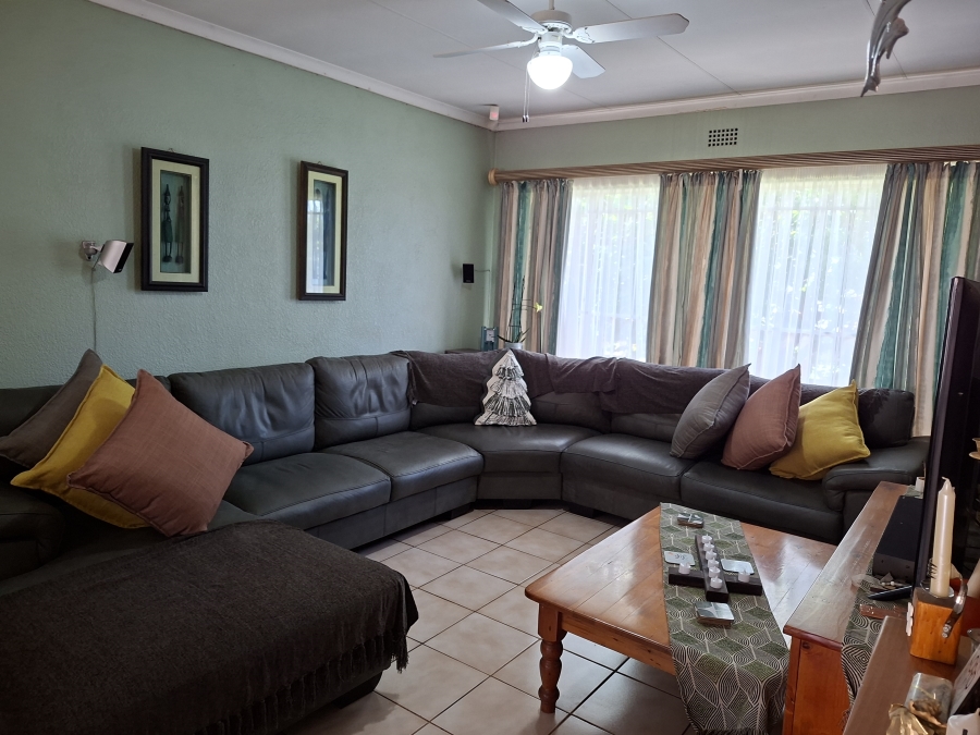 5 Bedroom Property for Sale in Wilro Park Gauteng