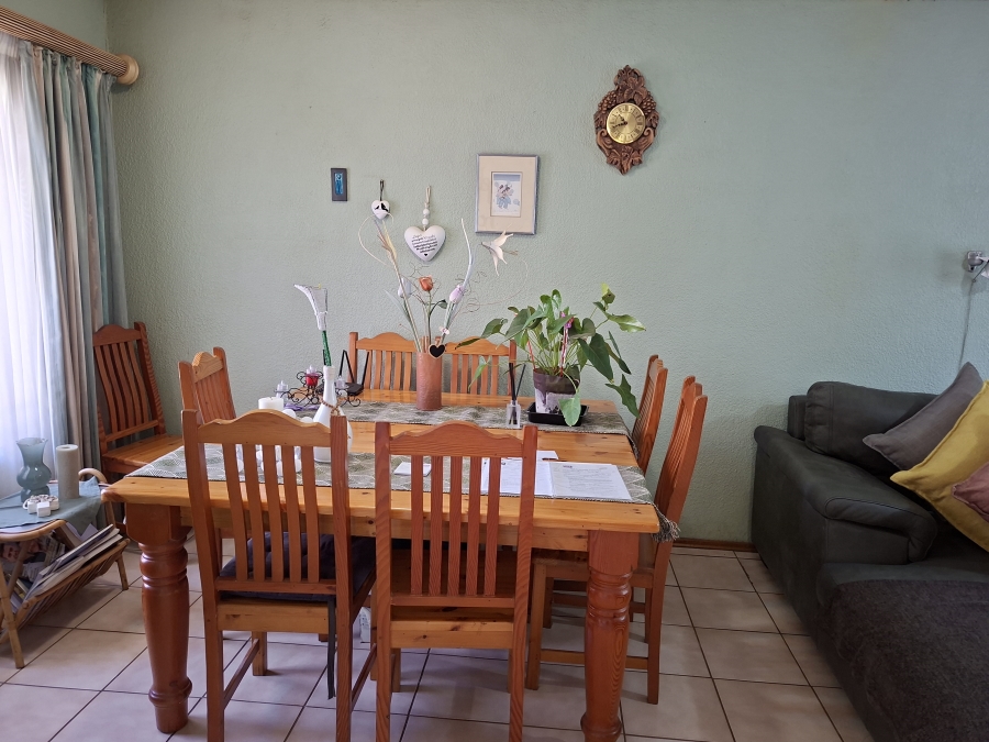 5 Bedroom Property for Sale in Wilro Park Gauteng