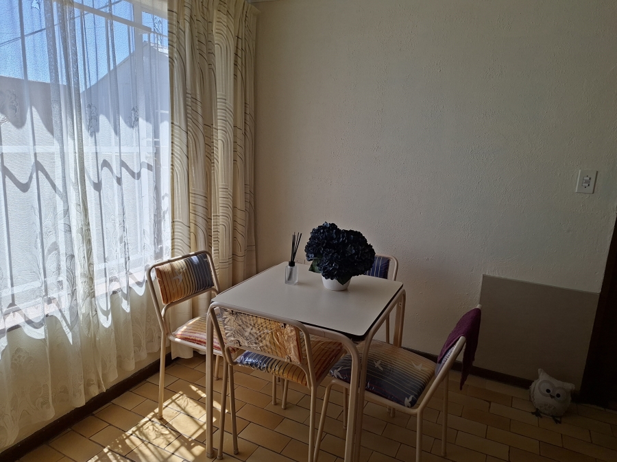 5 Bedroom Property for Sale in Wilro Park Gauteng