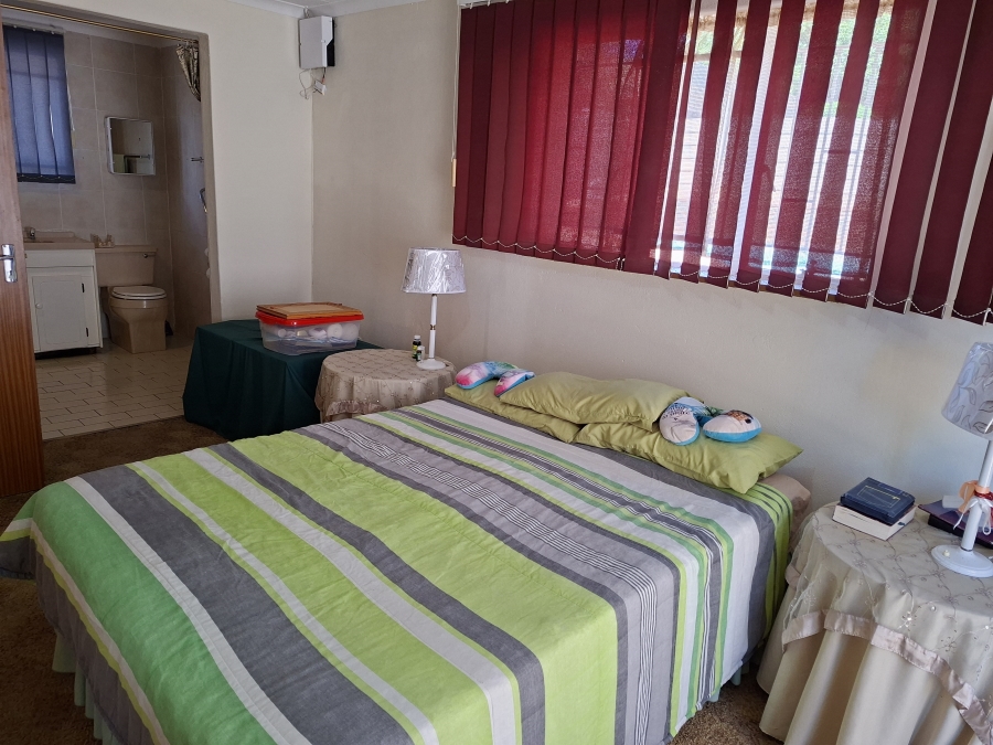 5 Bedroom Property for Sale in Wilro Park Gauteng
