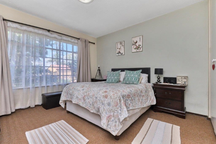 2 Bedroom Property for Sale in Bryanston Gauteng