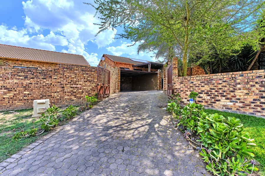 3 Bedroom Property for Sale in North Riding Gauteng