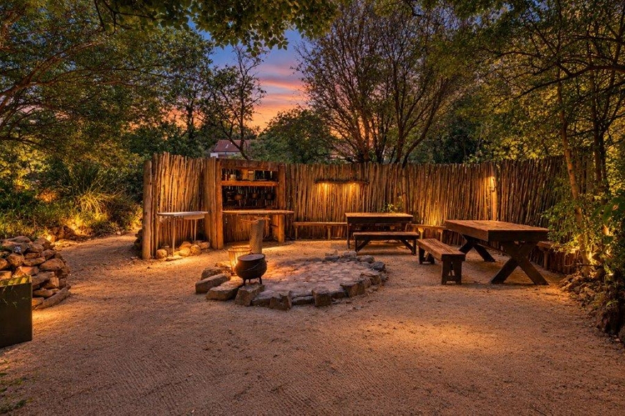 10 Bedroom Property for Sale in Buccleuch Gauteng