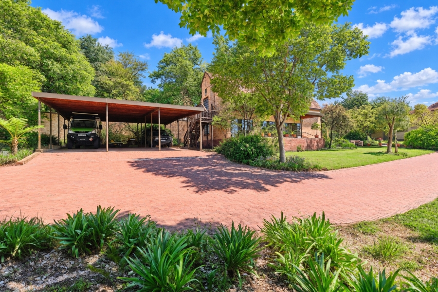 10 Bedroom Property for Sale in Buccleuch Gauteng