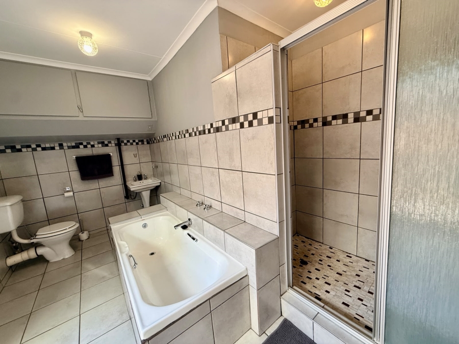 3 Bedroom Property for Sale in Theresa Park Gauteng