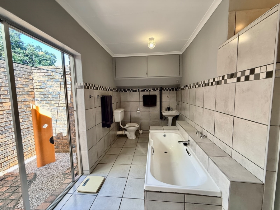 3 Bedroom Property for Sale in Theresa Park Gauteng