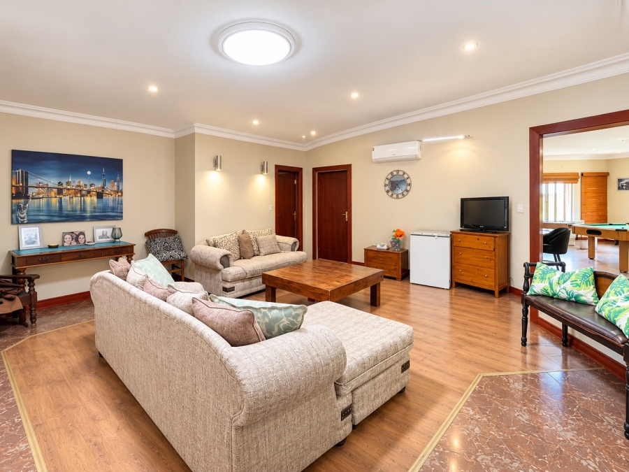 5 Bedroom Property for Sale in Wierda Park Gauteng