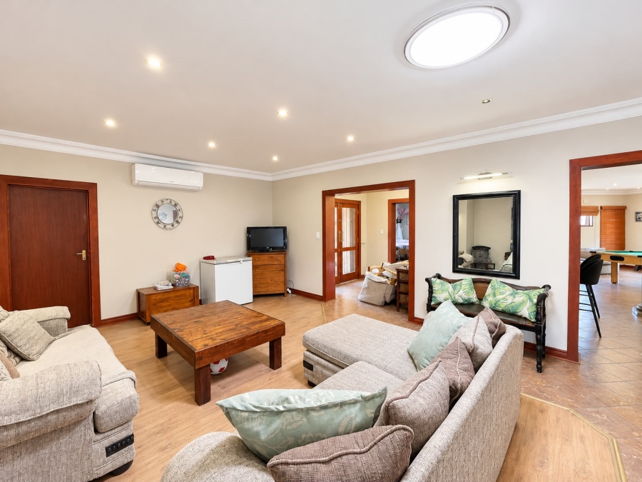 5 Bedroom Property for Sale in Wierda Park Gauteng