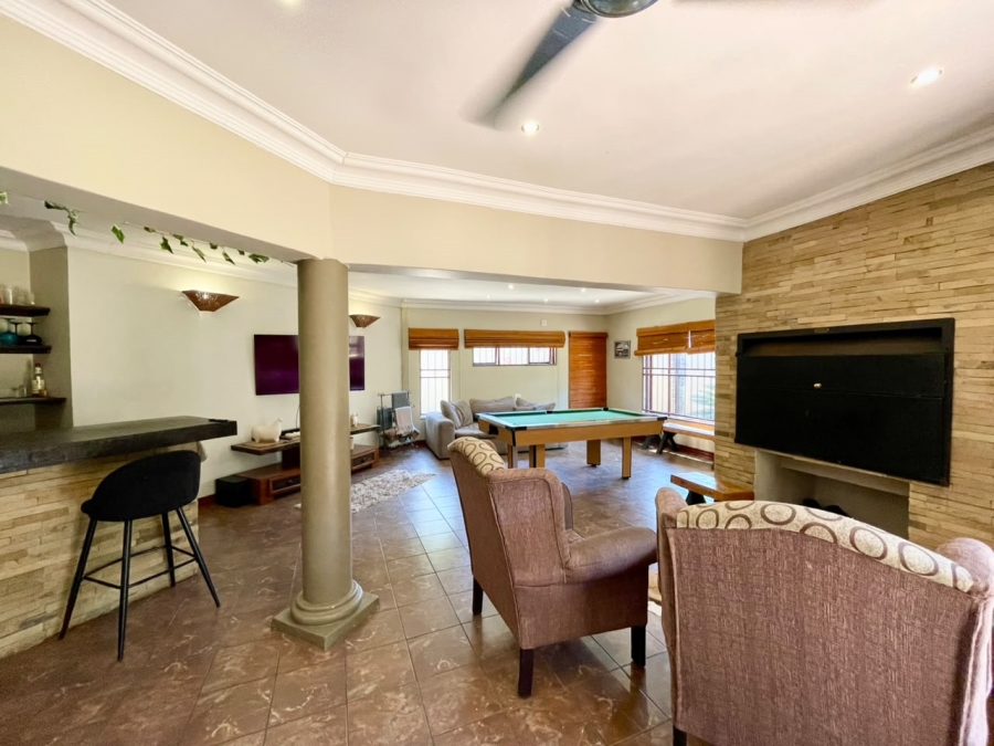 5 Bedroom Property for Sale in Wierda Park Gauteng