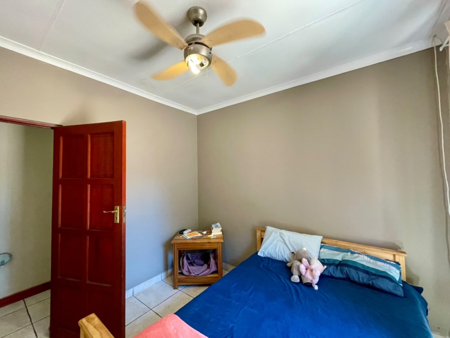 5 Bedroom Property for Sale in Wierda Park Gauteng
