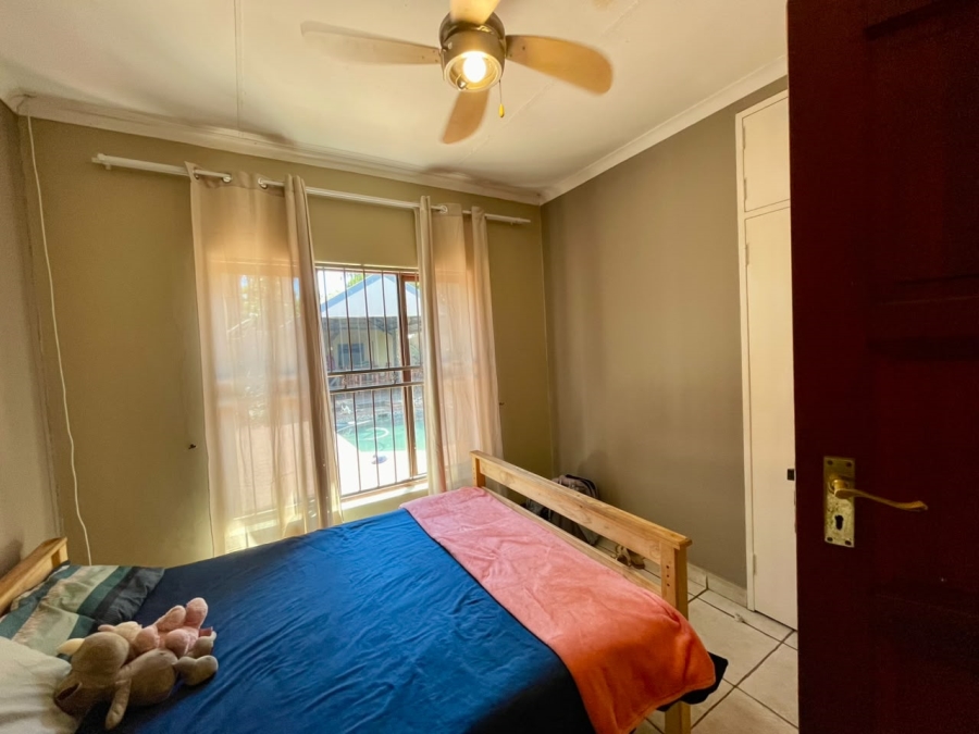5 Bedroom Property for Sale in Wierda Park Gauteng