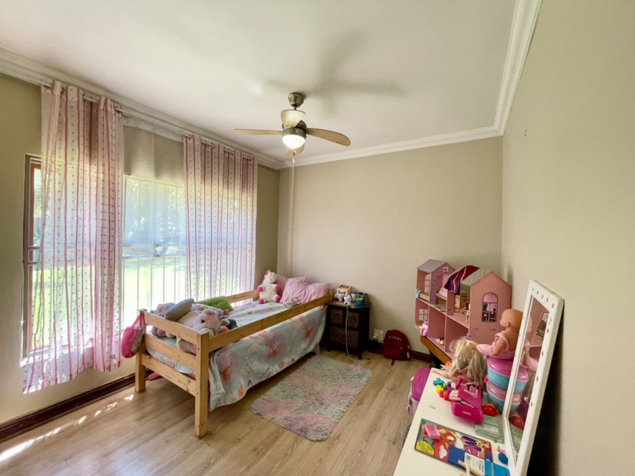 5 Bedroom Property for Sale in Wierda Park Gauteng