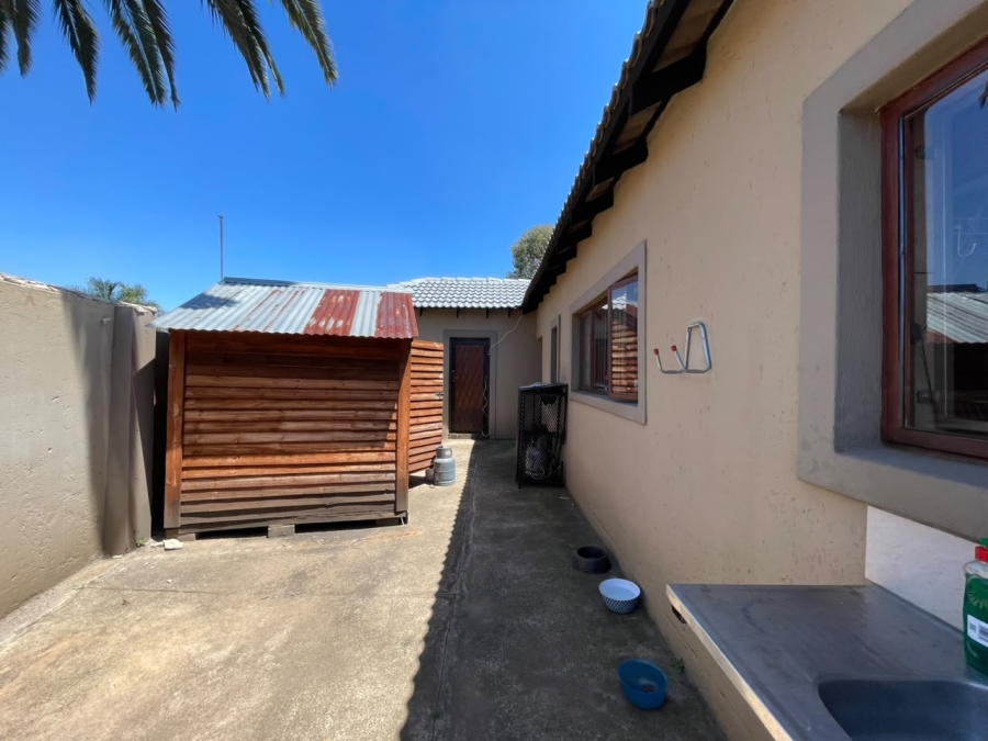 5 Bedroom Property for Sale in Wierda Park Gauteng