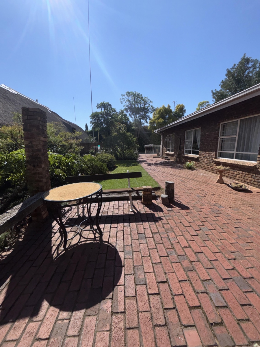 4 Bedroom Property for Sale in Garsfontein Gauteng