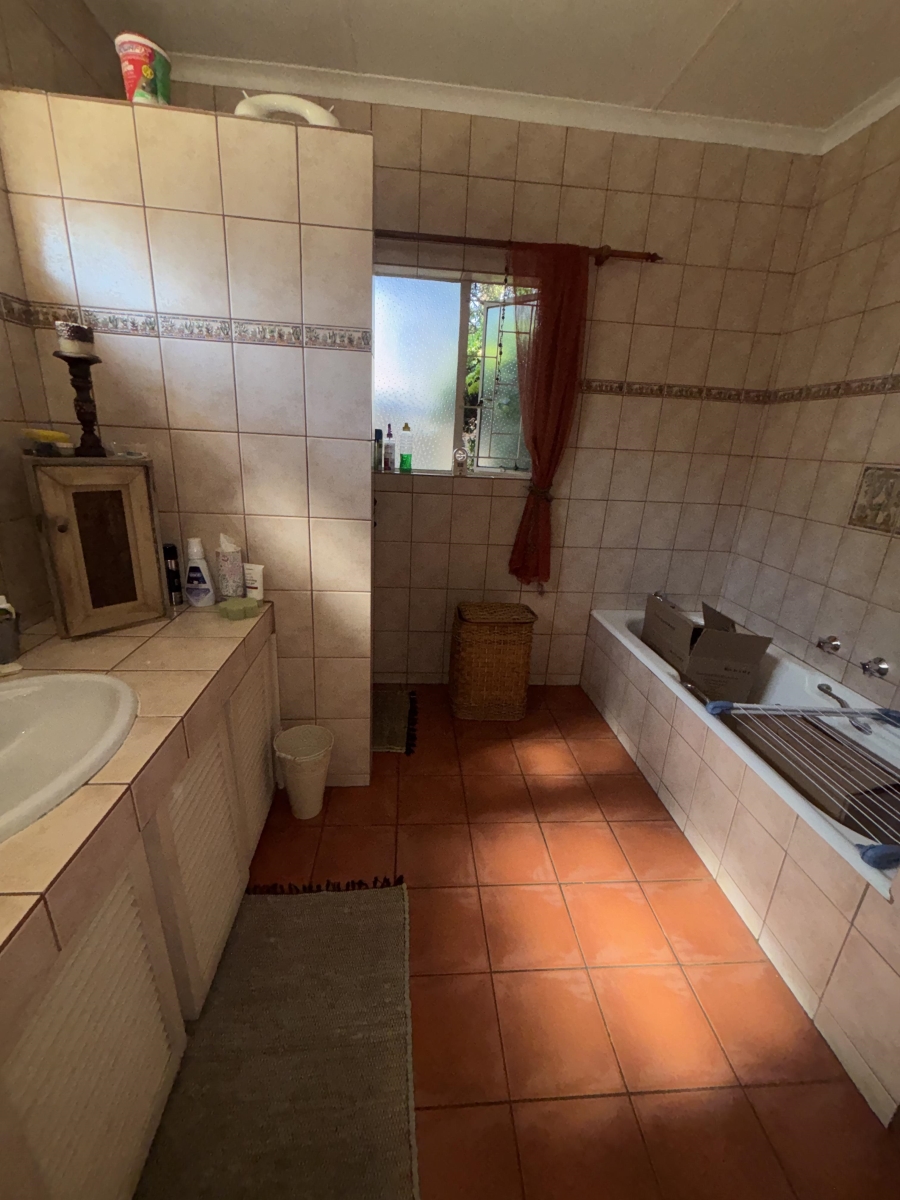 4 Bedroom Property for Sale in Garsfontein Gauteng