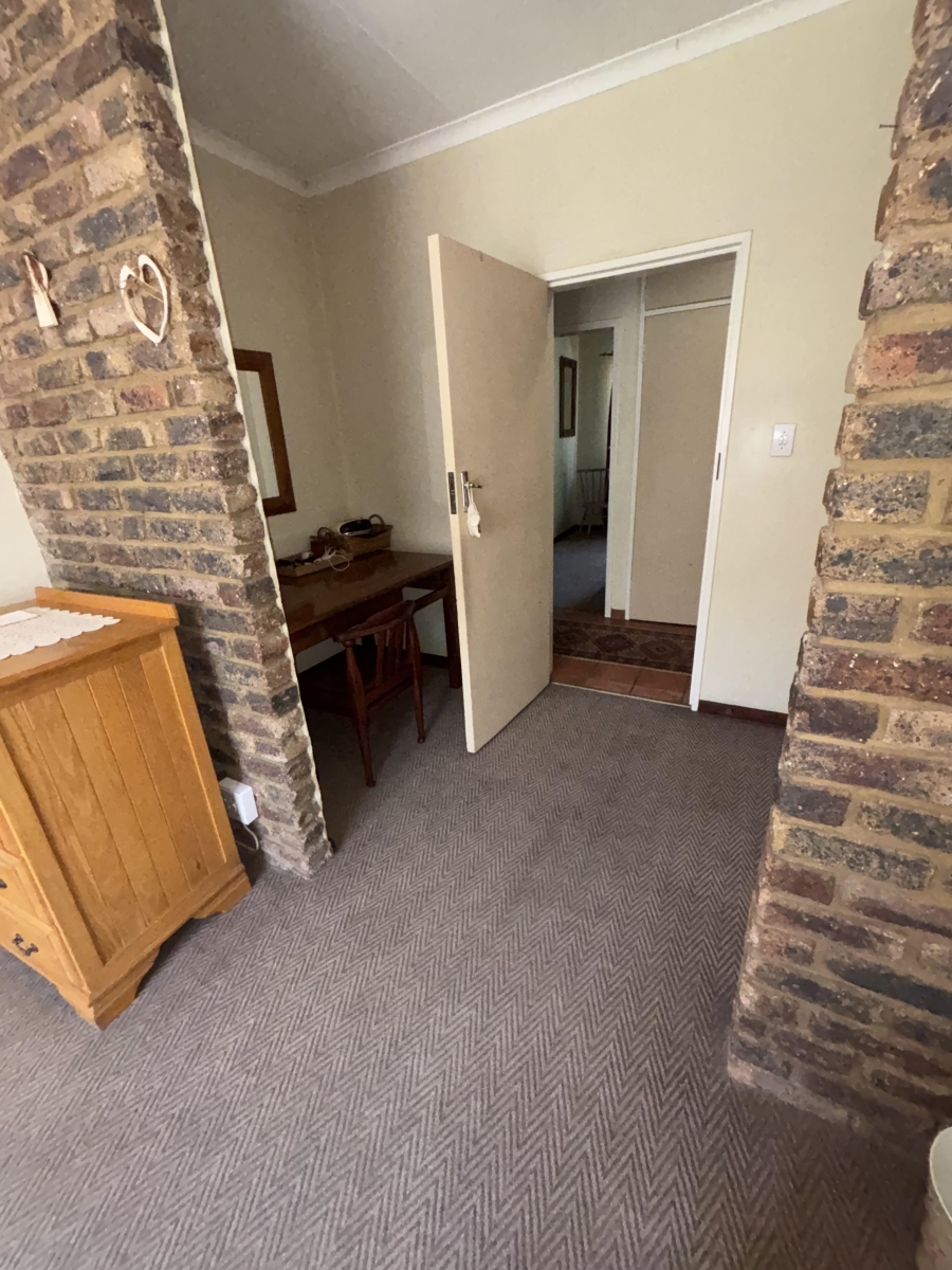 4 Bedroom Property for Sale in Garsfontein Gauteng