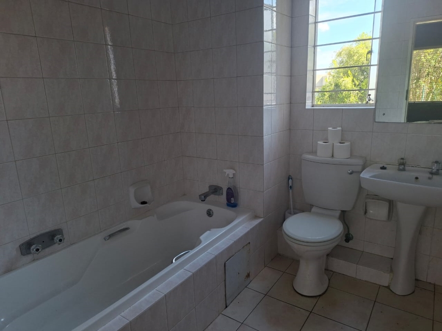 3 Bedroom Property for Sale in Halfway Gardens Gauteng
