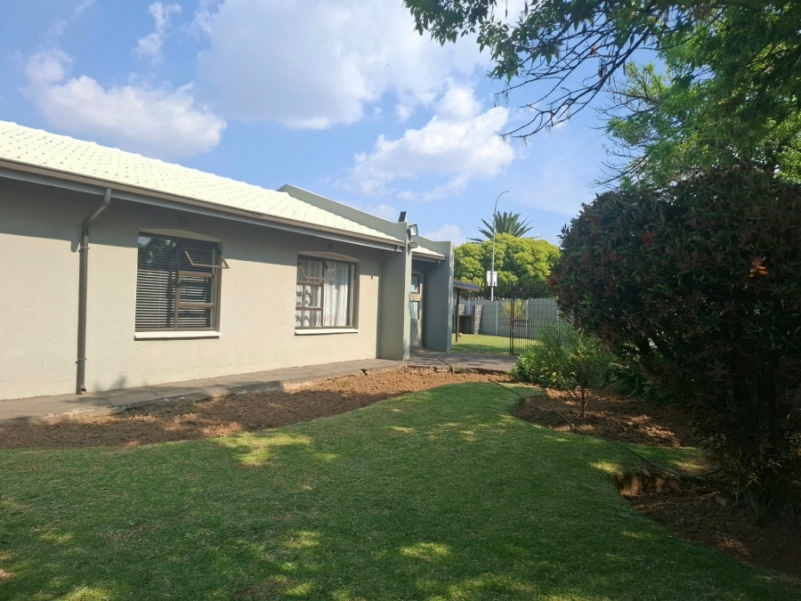4 Bedroom Property for Sale in Mackenzie Park Gauteng