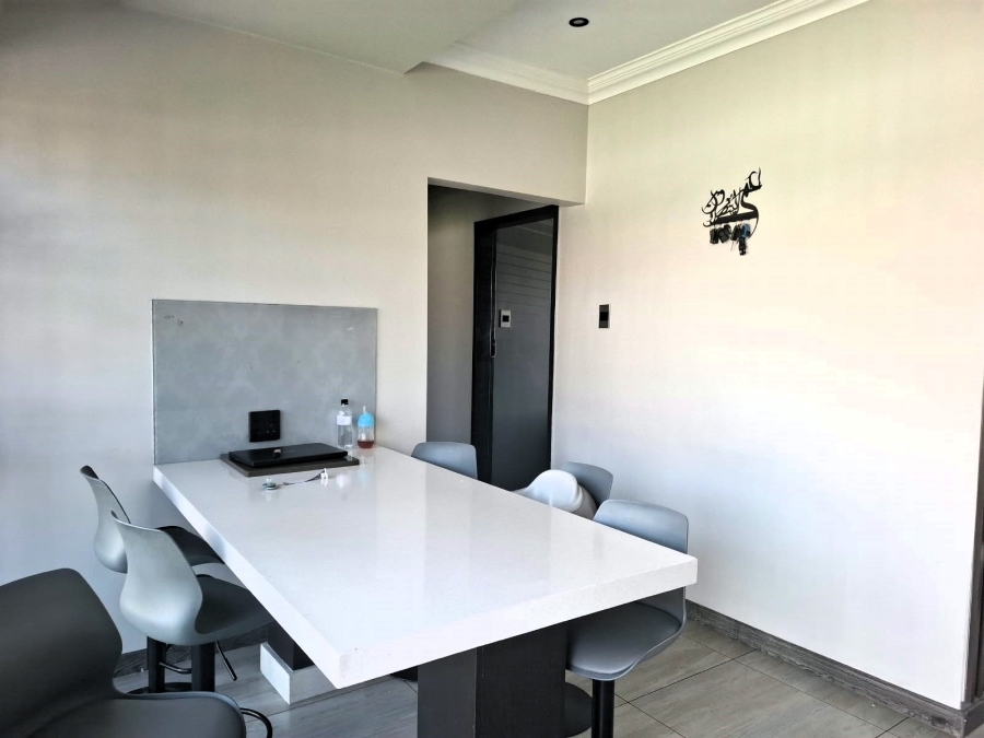4 Bedroom Property for Sale in Mackenzie Park Gauteng