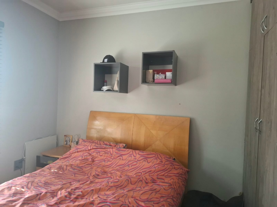 4 Bedroom Property for Sale in Mackenzie Park Gauteng