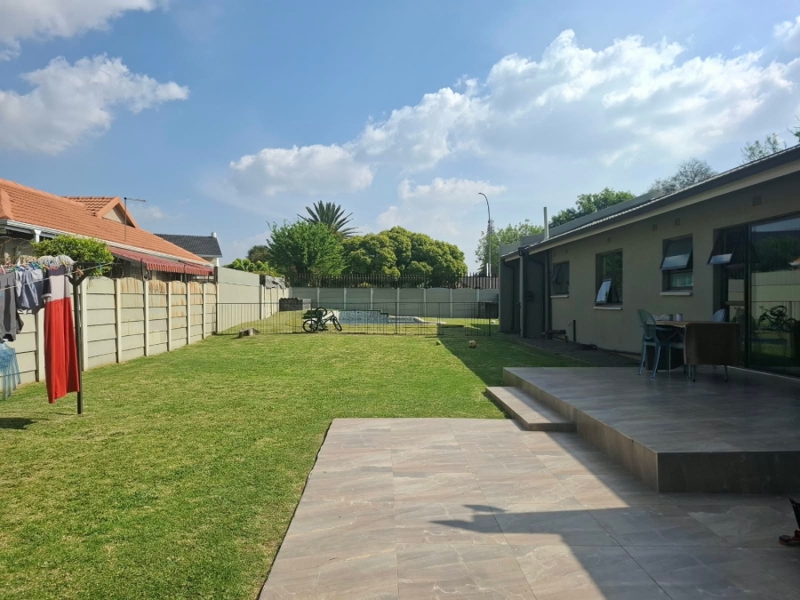 4 Bedroom Property for Sale in Mackenzie Park Gauteng