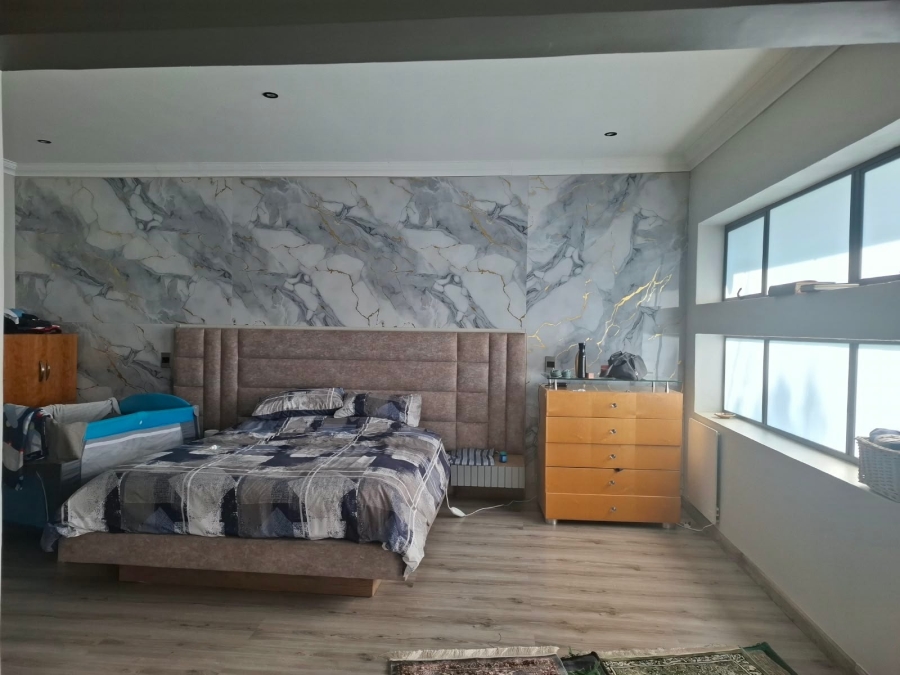 4 Bedroom Property for Sale in Mackenzie Park Gauteng