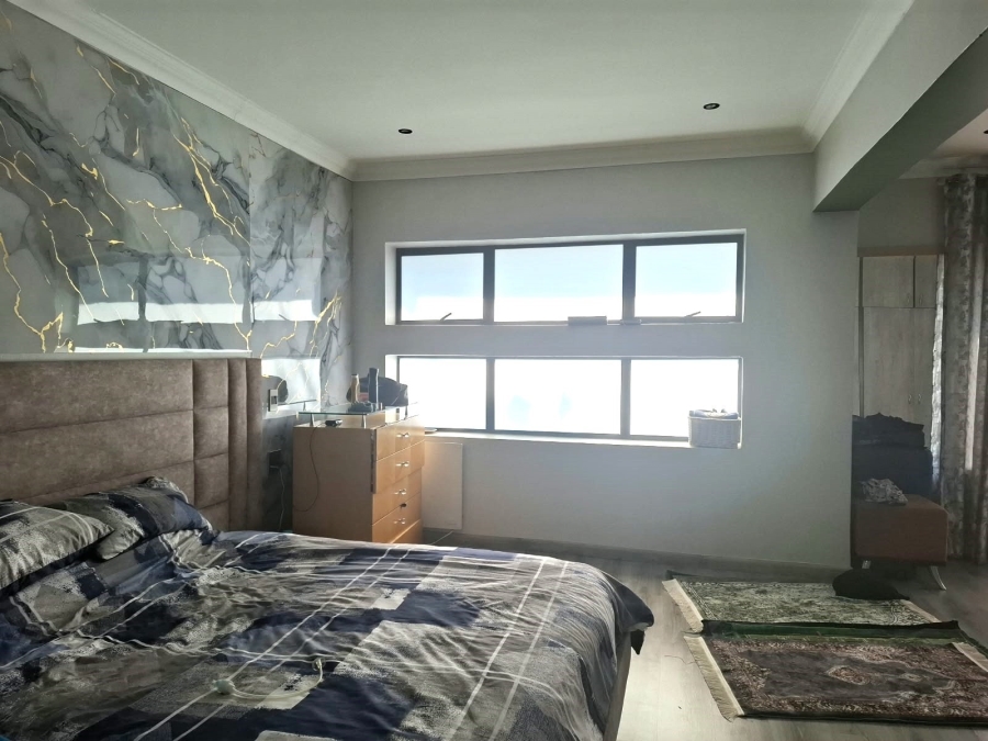 4 Bedroom Property for Sale in Mackenzie Park Gauteng