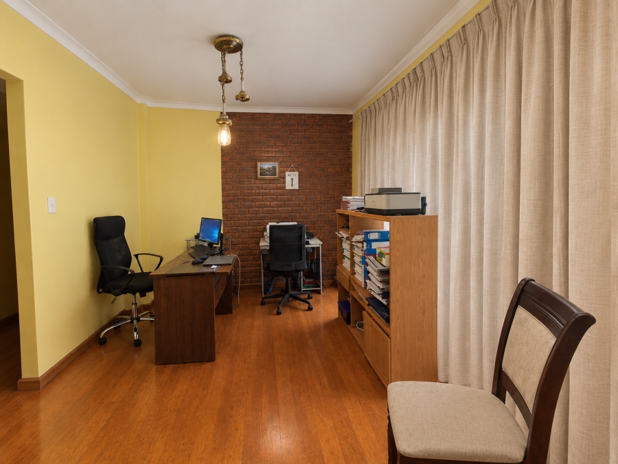 4 Bedroom Property for Sale in Rooihuiskraal Gauteng