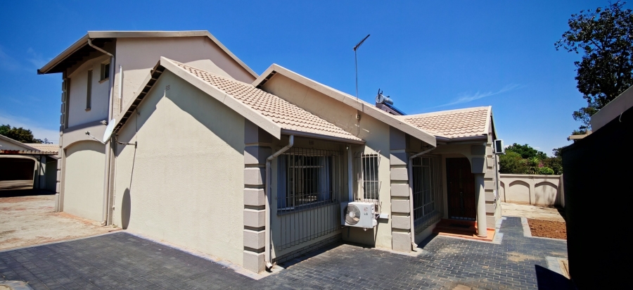 4 Bedroom Property for Sale in Brackendowns Gauteng
