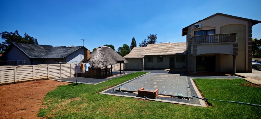 4 Bedroom Property for Sale in Brackendowns Gauteng