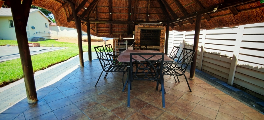 4 Bedroom Property for Sale in Brackendowns Gauteng