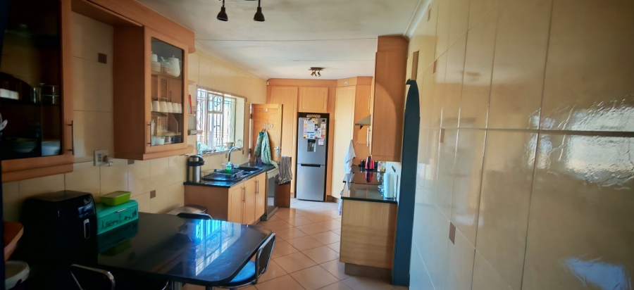 4 Bedroom Property for Sale in Brackendowns Gauteng