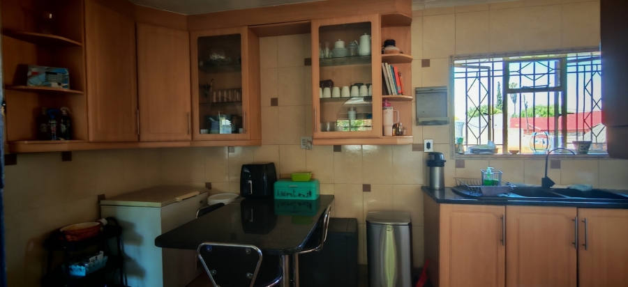 4 Bedroom Property for Sale in Brackendowns Gauteng