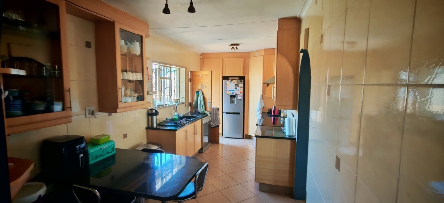 4 Bedroom Property for Sale in Brackendowns Gauteng