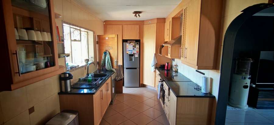 4 Bedroom Property for Sale in Brackendowns Gauteng