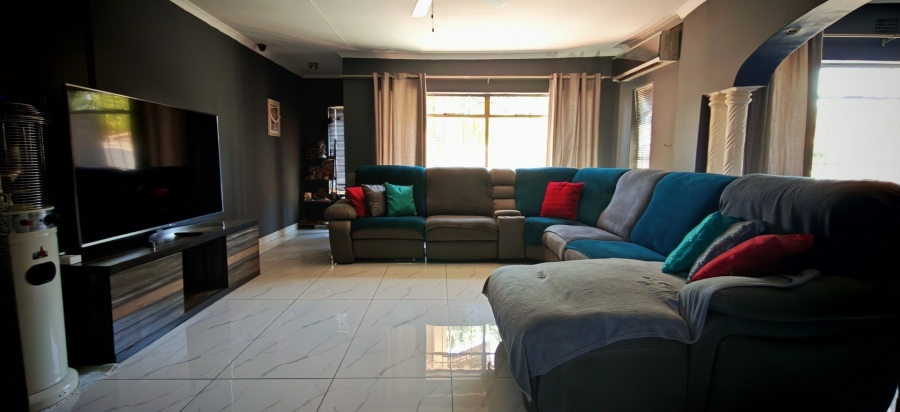 4 Bedroom Property for Sale in Brackendowns Gauteng