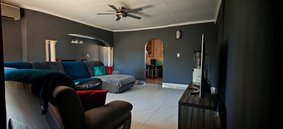 4 Bedroom Property for Sale in Brackendowns Gauteng
