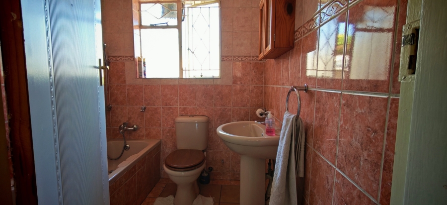4 Bedroom Property for Sale in Brackendowns Gauteng