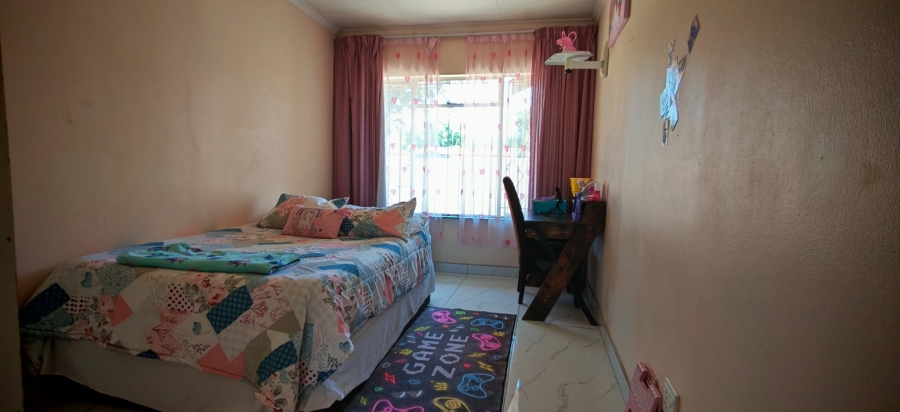 4 Bedroom Property for Sale in Brackendowns Gauteng